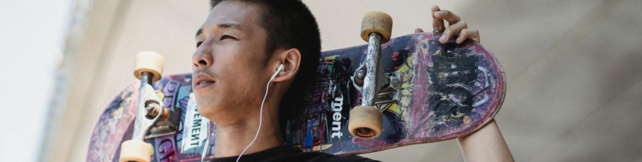 Skateboard vs. Longboard: Find Your Perfect Ride & Style