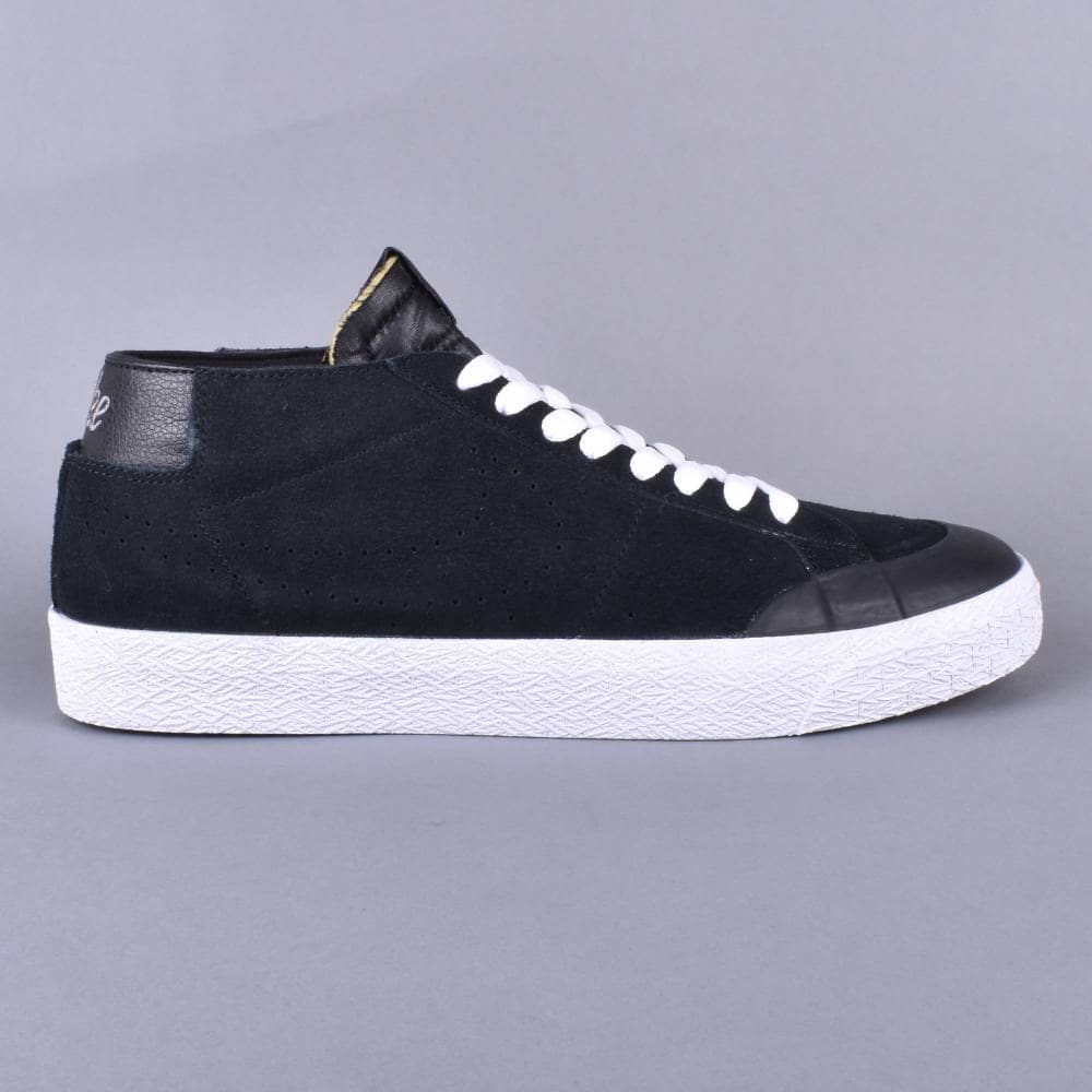 Nike sb zoom blazer chukka all black Clearance